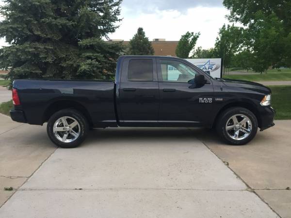 2017 RAM 1500 CREW CAB 5.7L V8 HEMI 4x4 4WD Truck LOW MILES 371mo_0dn for sale in Frederick, CO – photo 2