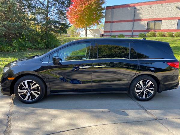 2019 Honda Odyssey ELITE every option 8,000 miles for sale in Inver Grove Heights, MN – photo 2