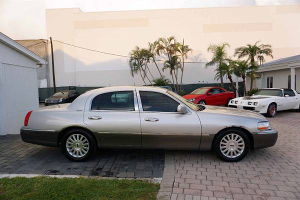 2003 Lincoln Town Car Signature - Low Miles, Immaculate Condition, Lea for sale in Naples, FL – photo 12