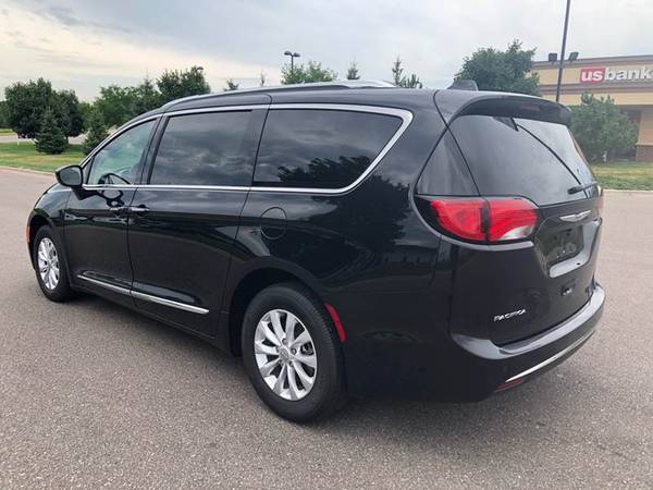 2018 Chrysler Pacifica Touring L **WARRANTY**LOADED****EASY FINANCING for sale in Ramsey , MN – photo 5