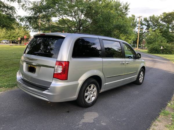 2012 Chrysler Town and Country Fully Loaded Leather-DVD-3RD ROW 7-Pass for sale in Brooklyn, NY – photo 7