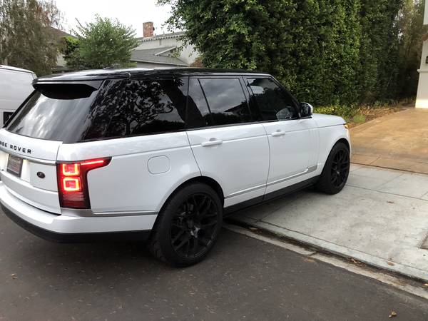 2015 Range Rover supercharged V6 white/black super low miles for sale in Valley Village, CA – photo 4