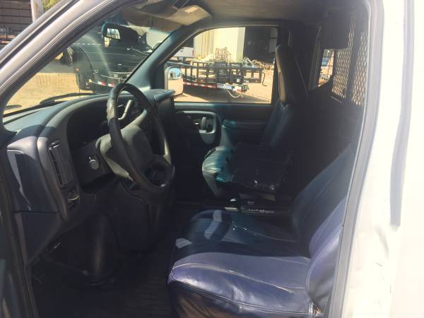 Chevy Van 2000 3/4 ton / just retired from at&t runs great LOW MILES for sale in Pearl, LA – photo 13