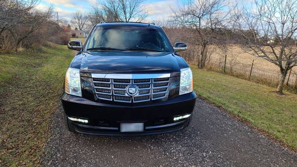 Cadillac Escalade EXT - 22k ORIGINAL Miles - LOADED Extremely RARE!... for sale in Madison, WI – photo 11