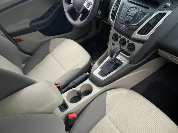 2014 Ford Focus SE Hatchback 4D hatchback White - FINANCE ONLINE -... for sale in Atlanta, CA – photo 22
