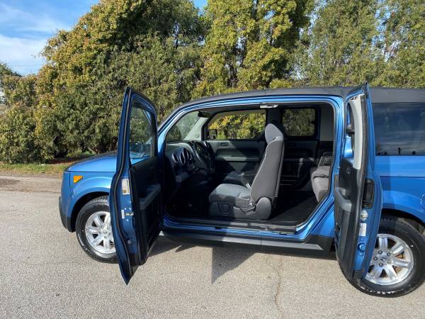 ONLY 89,000 MILES! 2008 HONDA ELEMENT EX ALL WHEEL DRIVE 1OWNER -... for sale in Cedar Rapids, IA – photo 11