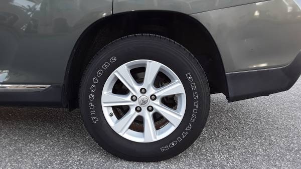 2013 Toyota Highlander - cars & trucks - by owner - vehicle... for sale in Ponte Vedra, FL – photo 5