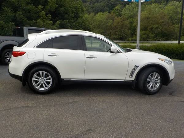 2017 INFINITI QX70 AWD 4D Sport Utility / SUV Base - cars & trucks -... for sale in Cambridge, OH – photo 8