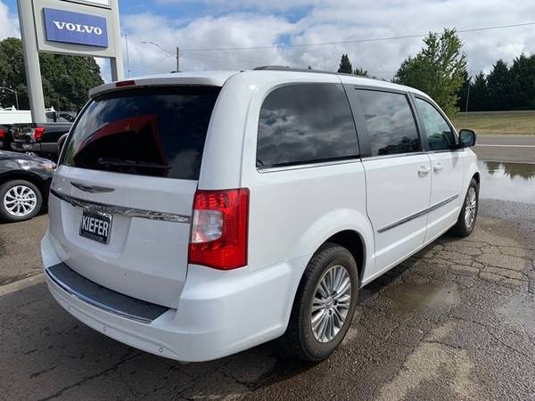 2013 Chrysler Town & Country 4dr Wgn Touring-L Minivan, Passenger for sale in Corvallis, OR – photo 4