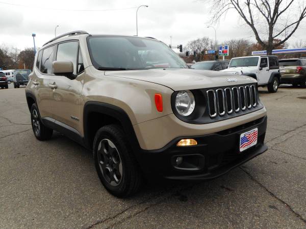 ★★★ 2015 Jeep Renegade Latitude / 4x4 / 6 Speed Manual! ★★★ - cars &... for sale in Grand Forks, ND – photo 4