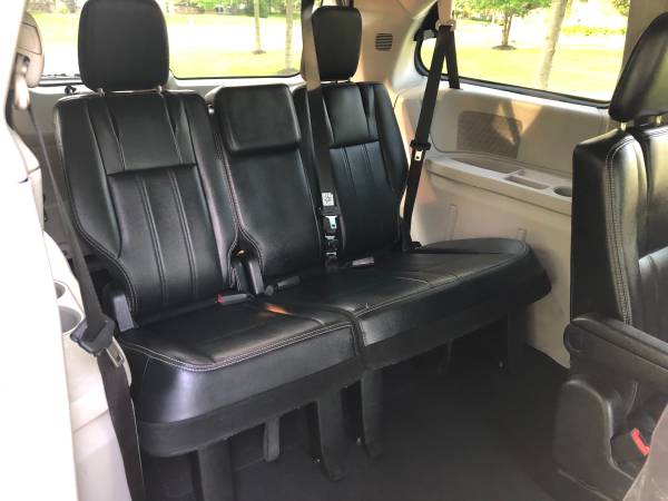 2012 Chrysler Town and Country Fully Loaded Leather-DVD-3RD ROW 7-Pass for sale in Brooklyn, NY – photo 17