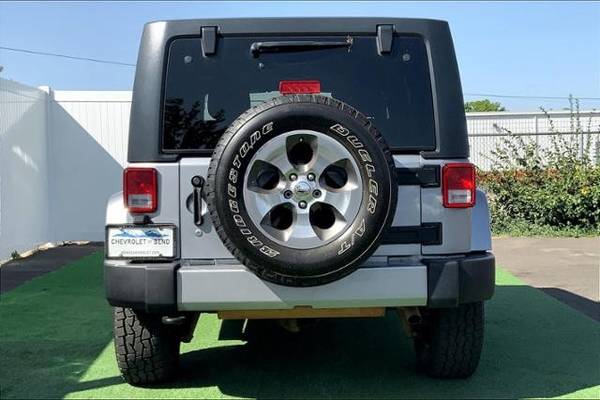 2018 Jeep Wrangler Unlimited JK 4WD Sahara 4x4 SUV - cars & trucks -... for sale in Bend, OR – photo 3