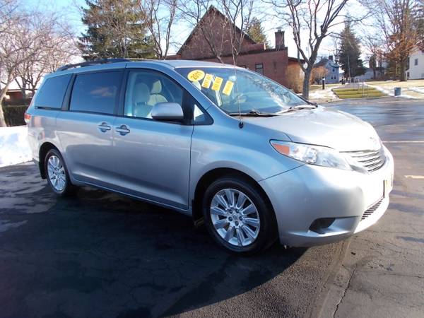 2011 Toyota Sienna 5dr 7-Pass Van V6 LE AWD (Natl) for sale in Cohoes, AK – photo 2