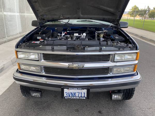 1996 Chevrolet Suburban C2500. 454 ENGINE**7.4L V8** MONSTER TRUCK*... for sale in Arleta, CA – photo 24