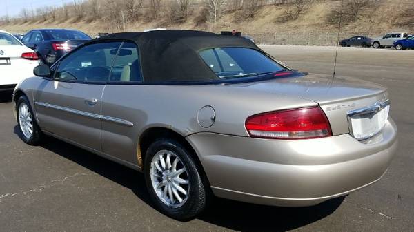 2002 CHRYSLER SEBRING LXi CONVERTIBLE, 2 7L V6, clean, runs good for sale in Coitsville, OH – photo 2