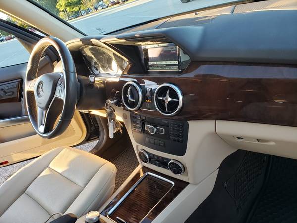 2014 Mercedes Benz GLK350 - IMMACULATE - 1 owner * 14K OBO for sale in Soddy Daisy, TN – photo 2