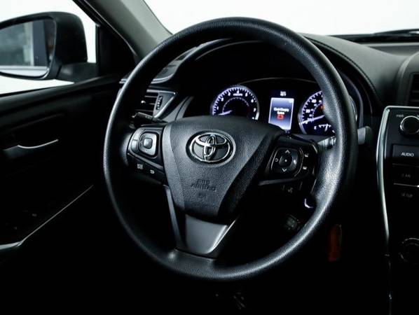 2016 Toyota Camry LE for sale in Bloomington, MN – photo 15