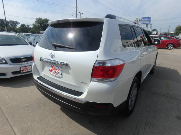 2013 Toyota Highlander Limited 4WD White for sale in URBANDALE, IA – photo 2