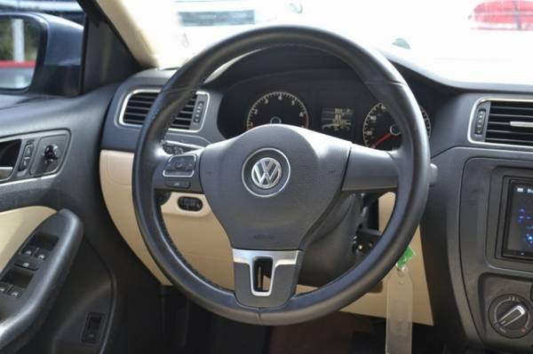 *2011* *Volkswagen* *Jetta* *2.5L SE* - cars & trucks - by dealer -... for sale in St. Augustine, FL – photo 15