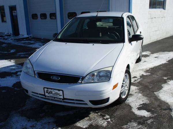 2005 Ford Focus ZX4 SE 4dr - On Sale! We Finance! for sale in Crystal Lake, IL – photo 5
