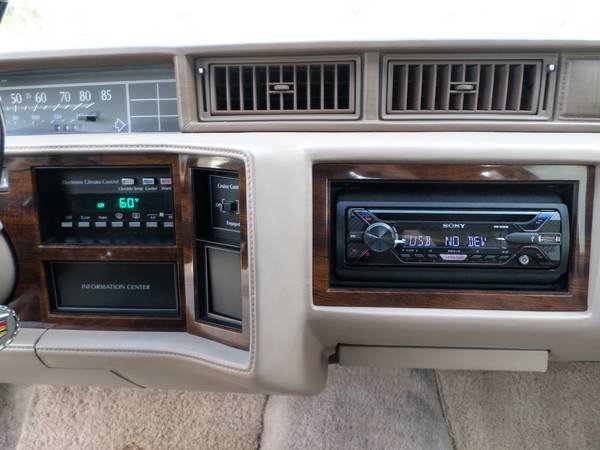 1990 CADILLAC DeVille 4 5L In excellent condition for sale in Stewartsville, PA – photo 18