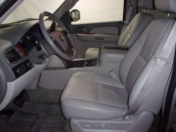 2008 Chevrolet Chevy Suburban LT w/3LT - - by dealer for sale in Moriarty, NM – photo 21