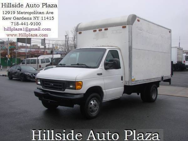 2005 FORD E350 SD CUTAWAY 12FT BOX TRUCK - - by dealer for sale in Richmond Hill, NY