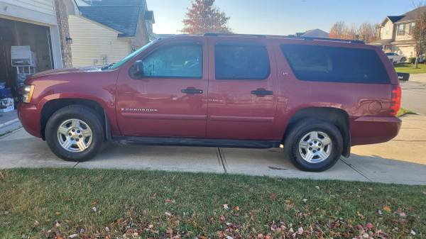 2007 Chevy Suburban - cars & trucks - by owner - vehicle automotive... for sale in Indianapolis, IN – photo 3
