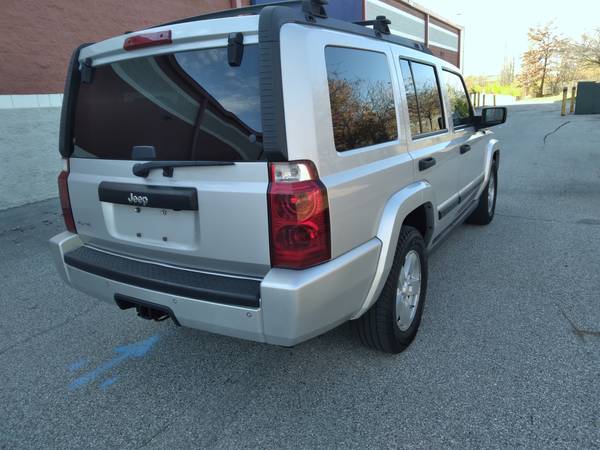 2006 Jeep Commander 4x4 with third row seating - cars & trucks - by... for sale in Indianapolis, IN – photo 3