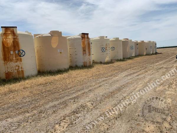 Large Poly Water Tanks - 6, 000/6, 500 Gallon - - by for sale in Bakersfield, CA – photo 5