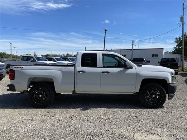 2018 Chevrolet Silverado 1500 WT - cars & trucks - by dealer -... for sale in Chillicothe, OH – photo 4