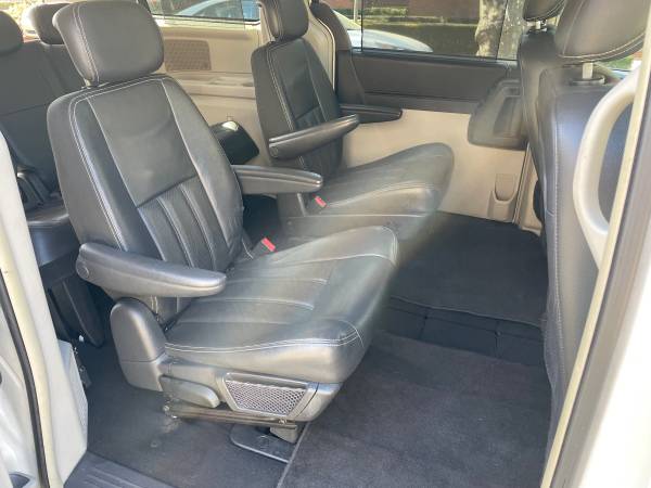2009 Chrysler Town & Country Touring for sale in Brooklyn, NY – photo 14