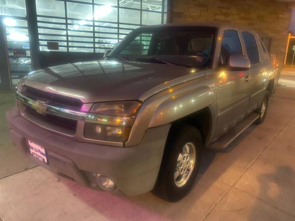 2002 CHEVROLET AVALANCHE - cars & trucks - by dealer - vehicle... for sale in MILWAUKEE WI 53209, WI – photo 2