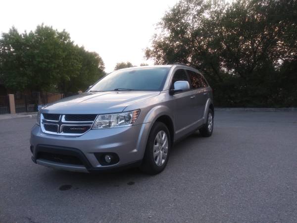 2018 dodge journey v6 3 6 only 33, 000 miles - - by for sale in Albuquerque, NM – photo 2
