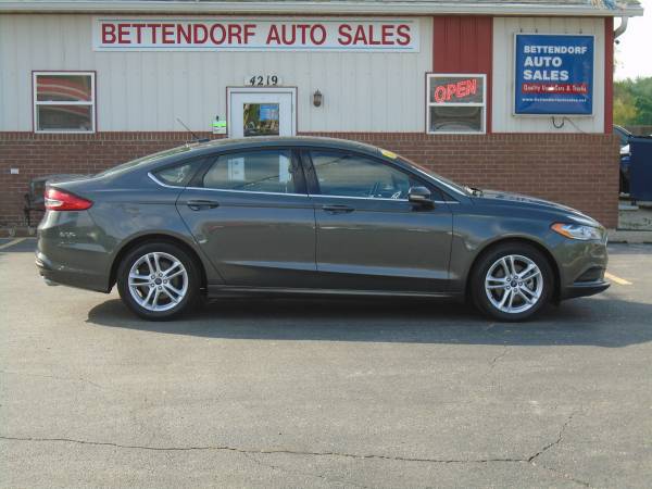 2018 Ford Fusion SE - - by dealer - vehicle automotive for sale in Bettendorf, IA – photo 2