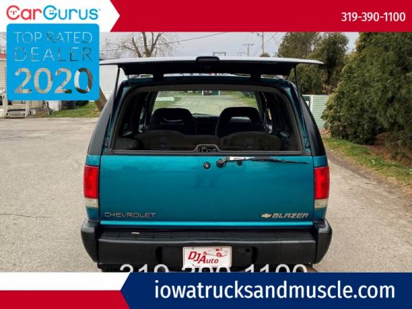 1995 Chevrolet Blazer 4dr 4WD with - cars & trucks - by dealer -... for sale in Cedar Rapids, IA – photo 6