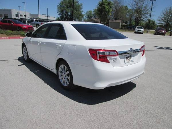 2012 Toyota Camry XLE sedan Super White - - by dealer for sale in Fayetteville, OK – photo 4