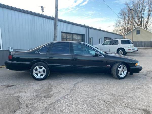 1995 Chevrolet Caprice Classic/Impala SS 4dr Sedan - cars & trucks -... for sale in CENTER POINT, IA – photo 4
