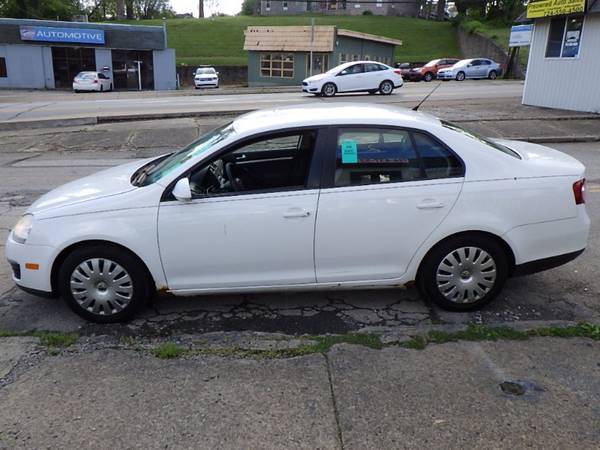 2009 Volkswagen Jetta S - - by dealer - vehicle for sale in Uniontown, PA – photo 4