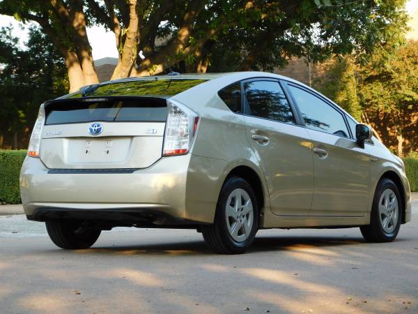 2011 Toyota Prius w/hybrid warranty very clean - cars & trucks - by... for sale in Dallas, TX – photo 7