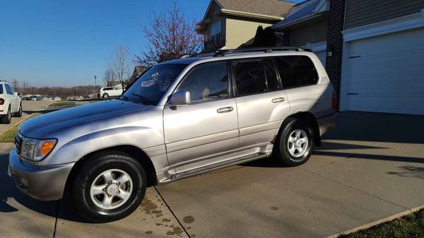 2000 Toyota Landcruiser Sport Utility 4D - cars & trucks - by owner... for sale in Iowa City, IA – photo 2