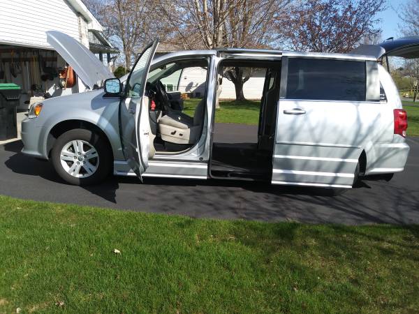 Handicap Wheelchair Accessible 2012 Dodge Grand Caravan - cars & for sale in Andover, MN – photo 9