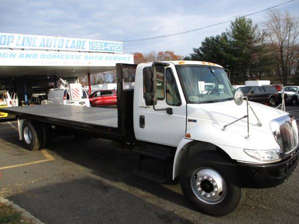 2012 International 4300 24 FOOT FLAT BED ** NON-CDL, NO AIR BRAKES... for sale in south amboy, IL – photo 2