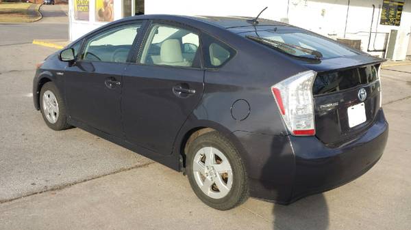 2010 Toyota Prius ** 51 MPG ** RUNS & DRIVES GOOD, GREAT DEAL - cars... for sale in Sapulpa, OK – photo 2