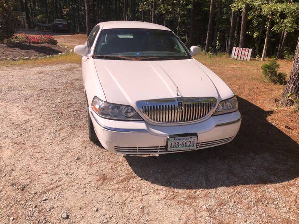 2005 Lincoln Town Car for sale in Camden, SC – photo 2