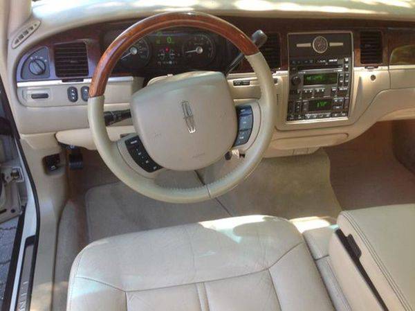 2007 Lincoln Town Car Signature Limited 4dr Sedan Fast Easy Credit App for sale in Atascadero, CA – photo 17