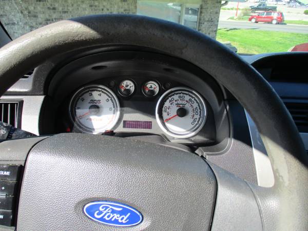 2010 FORD FOCUS - - by dealer - vehicle automotive sale for sale in Saint Joseph, MO – photo 4