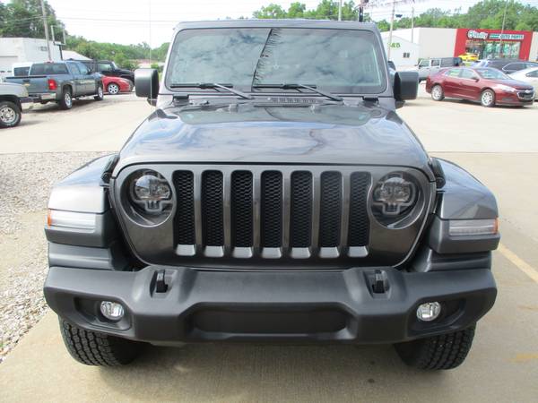 2018 Jeep Wrangler Unlimited Sahara 4x4 4dr SUV (midyear release)... for sale in Mount Pleasant, IA – photo 8