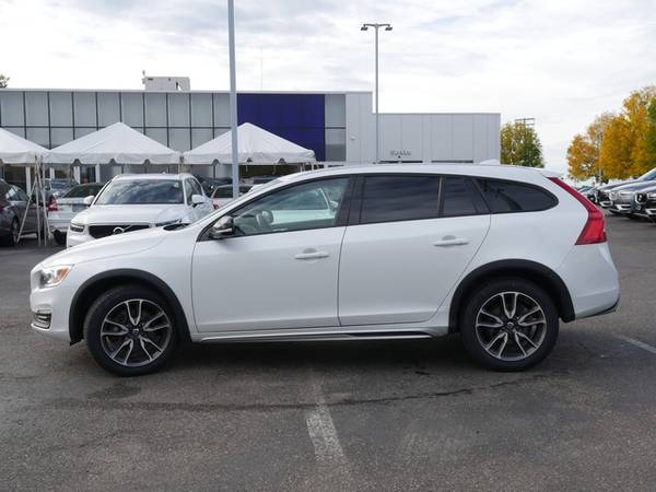 2017 Volvo V60 Cross Country - cars & trucks - by dealer - vehicle... for sale in Maplewood, MN – photo 9