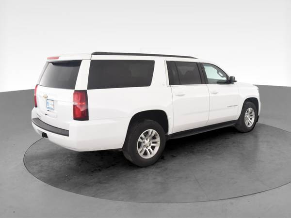 2020 Chevy Chevrolet Suburban LT Sport Utility 4D suv White -... for sale in Chicago, IL – photo 11